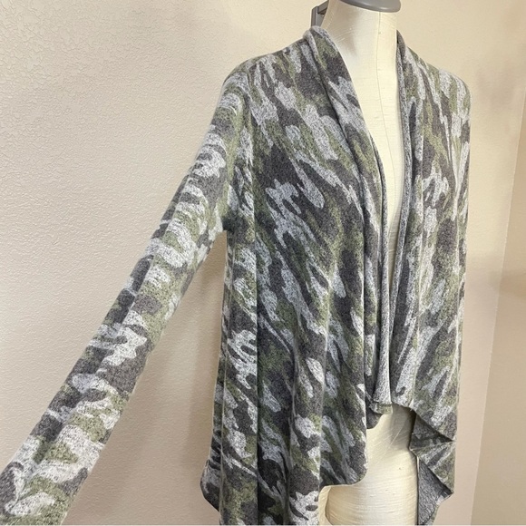 Bobeau Open Front Heather Green Army Print Cardigan Size Small - Picture 4 of 10